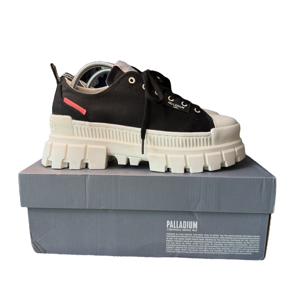 New in BoxPalladium‎ Women's Revolt Low